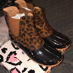 PINK Victoria's Secret Leopard Duck Boots